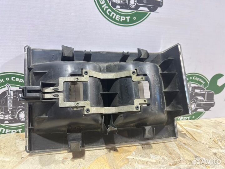 Плафон подсветки салона Volvo Fh4