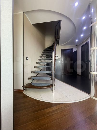 4-к. квартира, 120 м², 5/6 эт.