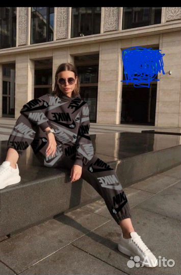 Спортивный костюм