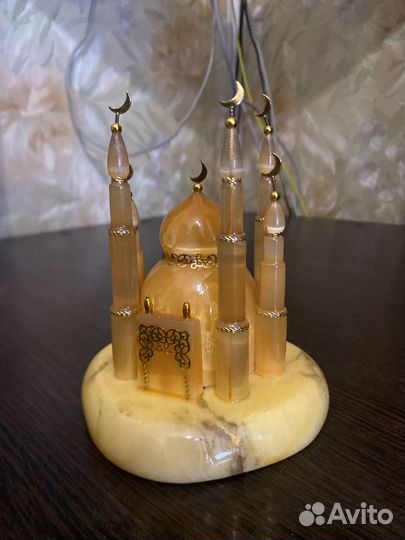 Статуэтка из селенита