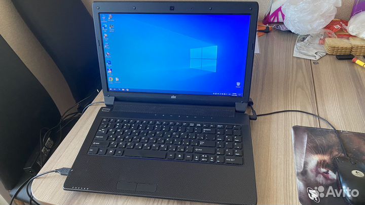 Игровой ноутбук core i7/8гигов/SSD256gb