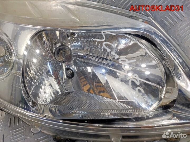Фара правая Renault Sandero 8200733877