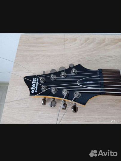 Schecter omen 8