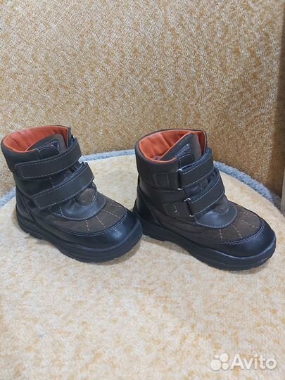 Продам детскую обувь