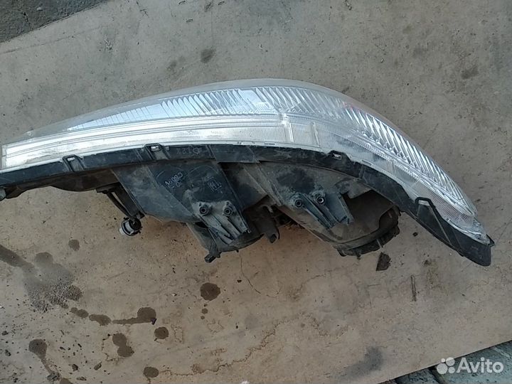 Фара Mitsubishi Outlander XL