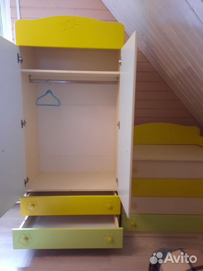 Детский шкаф для одежды и комод