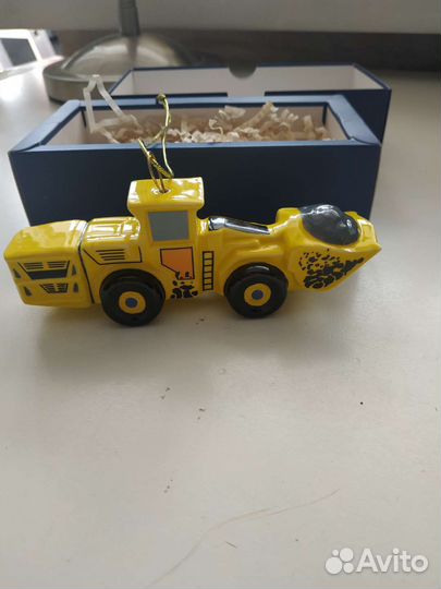 Фарфоровая ёлочная игрушка новая