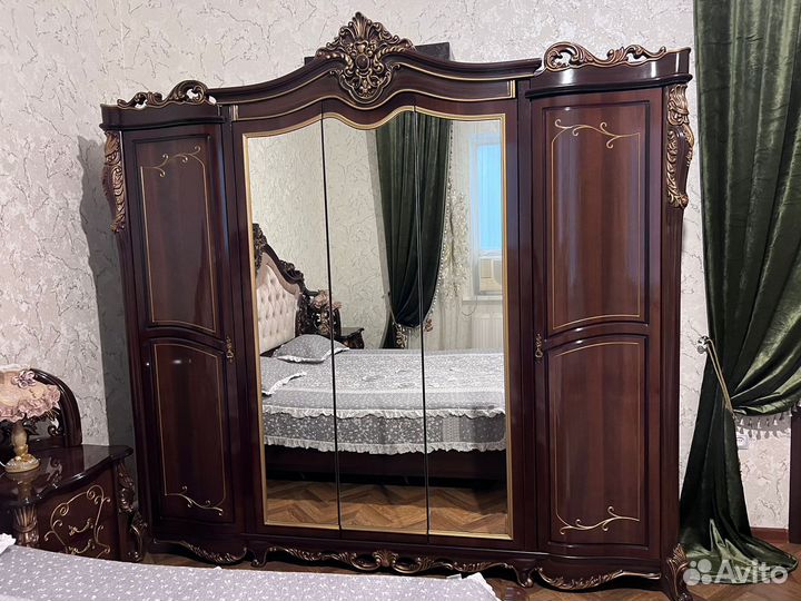 Спальный гарнитур