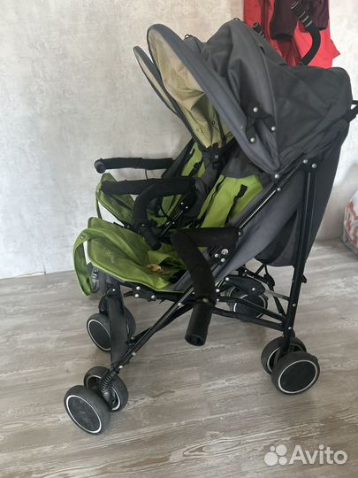 Коляска для двойни погодок