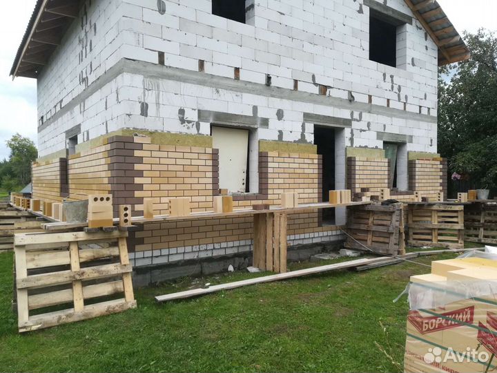 Кладка кирпича каменщики