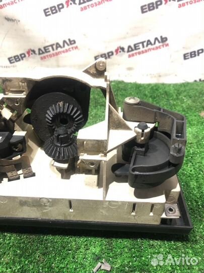 Блок управления отопителем Audi 80 B3 седан 1.8 RU