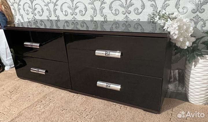 Подставка для телевизора