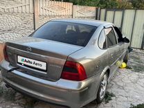 Opel Vectra 1.6 MT, 1999, битый, 400 000 км, с пробегом, цена 150 000 руб.