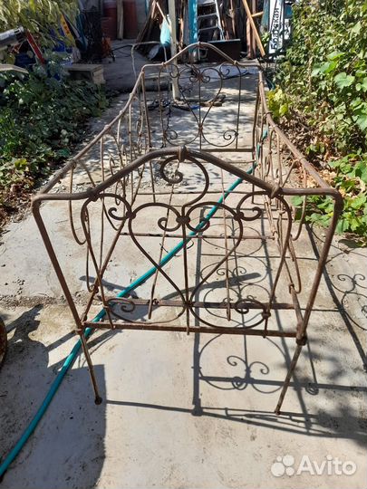 Кровать детская старинная кованная. Редкая