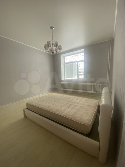 Комната 21 м² в 4-к., 1/5 эт.