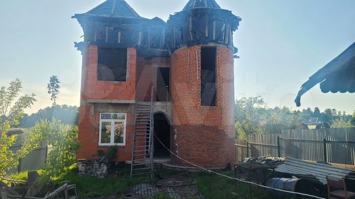 Дом 242 м² на участке 5 сот.