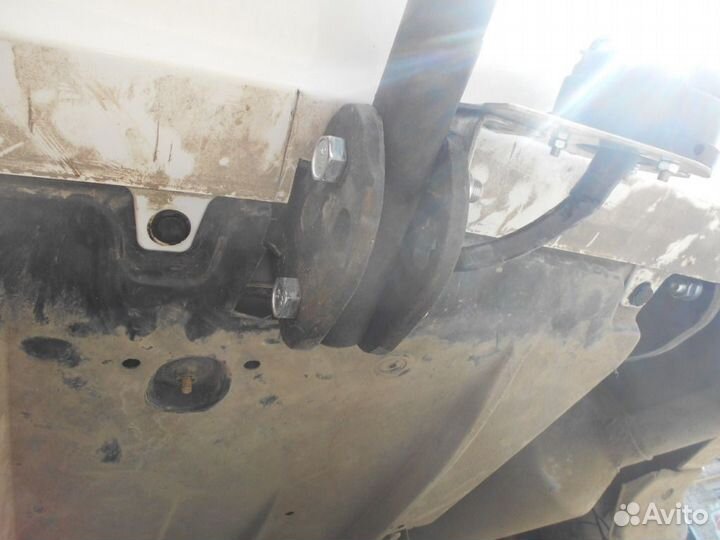 Фаркоп для Toyota Corolla (E150, E170)