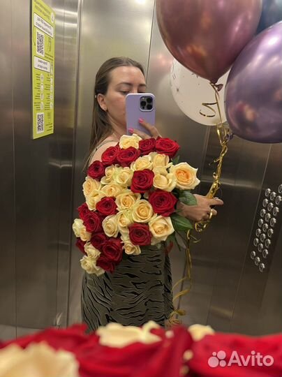 101 роза 51 роза красные и белые 70 см доставка