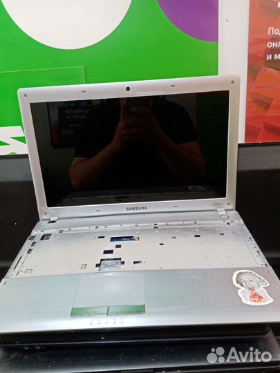 Ноутбуки на запчасти матрицы 2 шт RV520 и hp D40