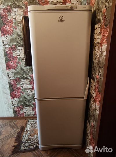 Холодильник indesit рабочий