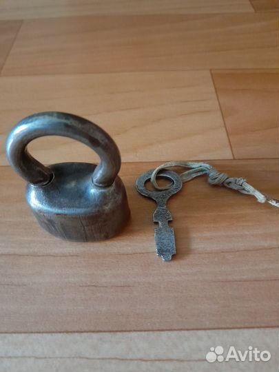 Замок старинный навесной (19-й век)