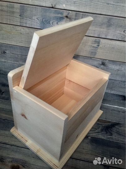 Хлебница из кедра