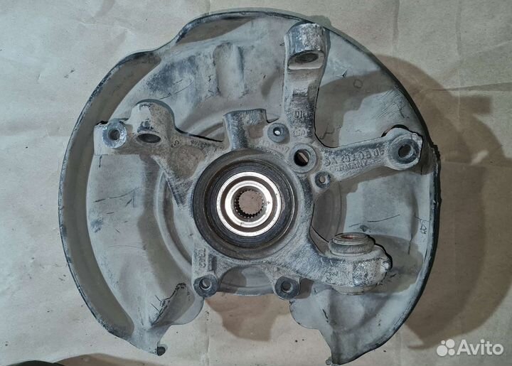 Цапфа задняя левая Mercedes W203