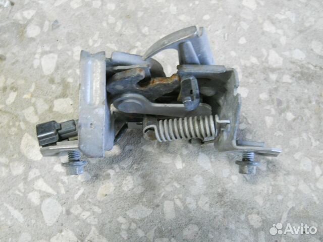 S40 Замок капота Volvo