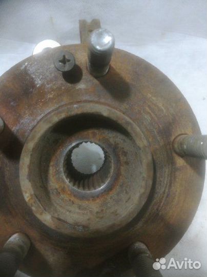 Кулак поворотный передний правый Kia Ceed 1