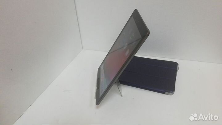 Планшет без SIM-карты Apple iPad Air Wi-Fi 16 GB