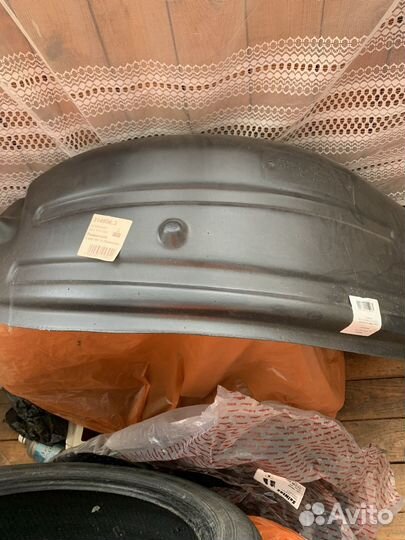 Подкрылок левый для мерседеса