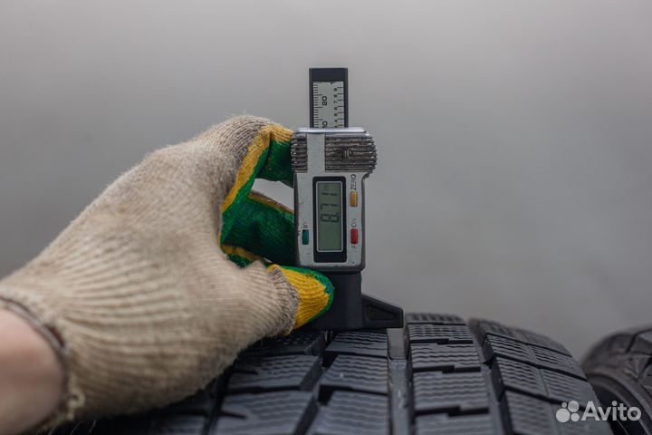 Dunlop Winter Maxx WM01 215/60 R17 96T