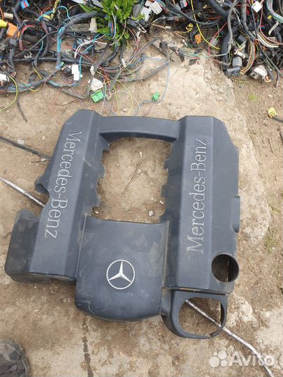 Декоративная накладка даинателя Mercedes