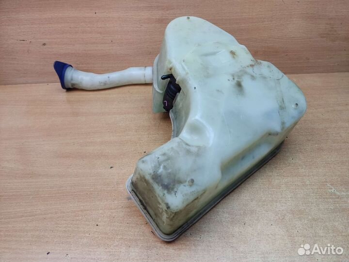 Бачок омывателя, Volvo 960