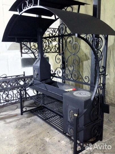 Мангал с крышей