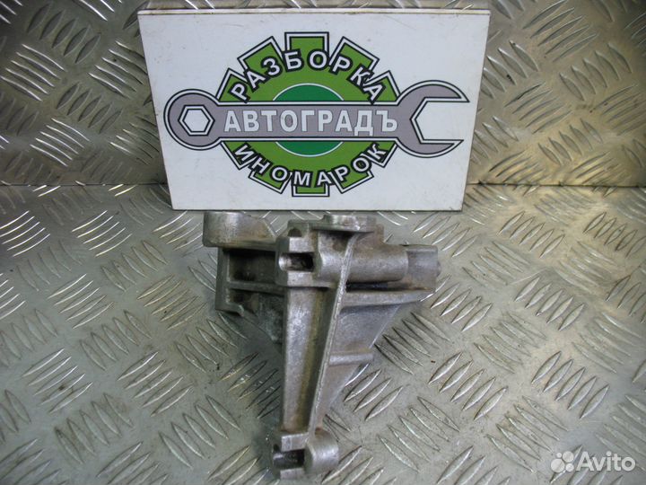 Кронштейн гидроусилителя VW Golf 3 Vento 1.8 1992г