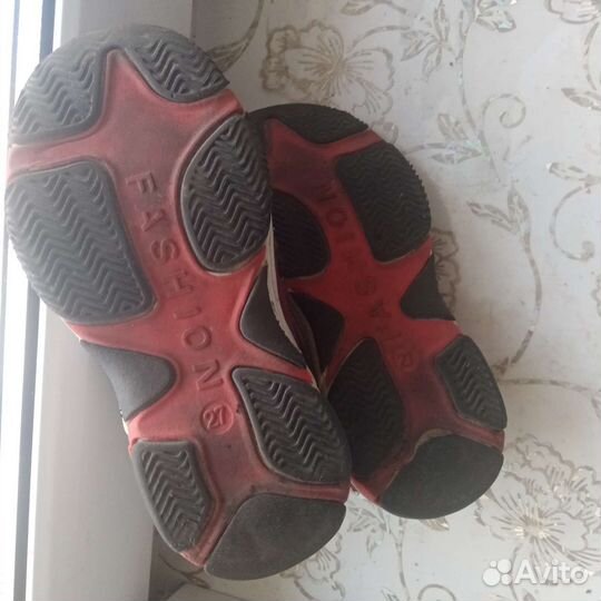 Кроссовки