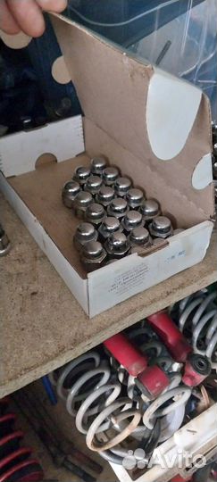 Колесные гайки