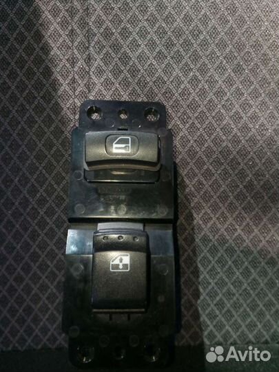 Кнопка двери ссанг енг