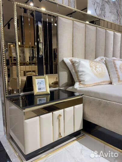 Спальный гарнитур