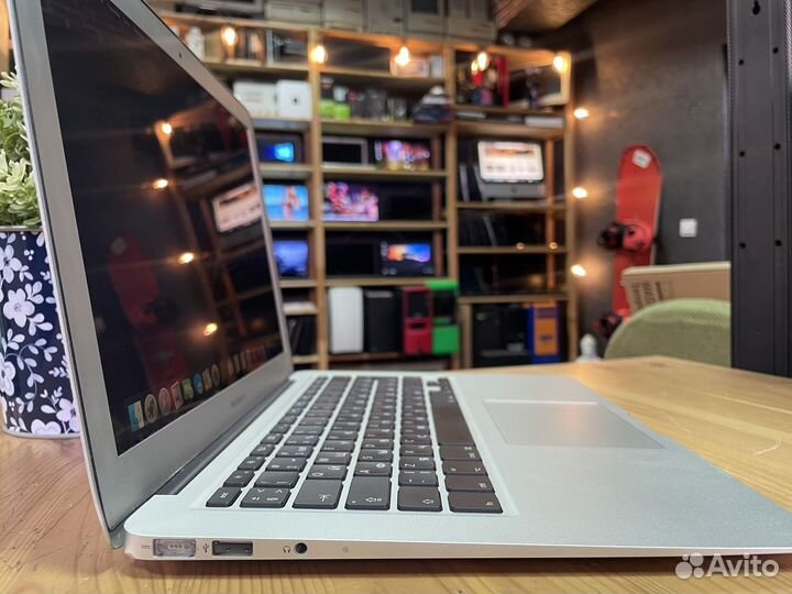 Apple MacBook Air 13 / SSD 256 / Catalina