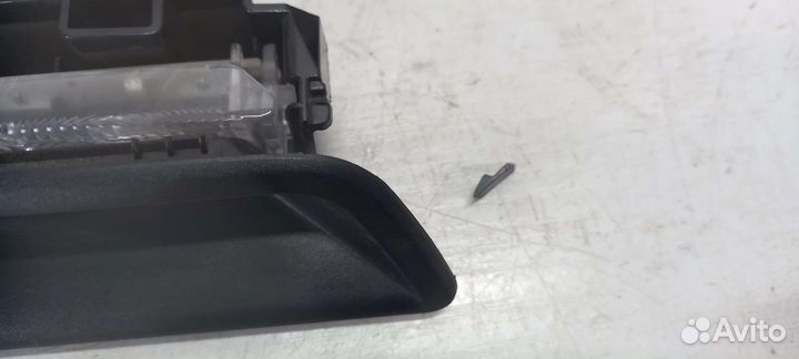 Дополнительный стоп сигнал Volkswagen Jetta 6