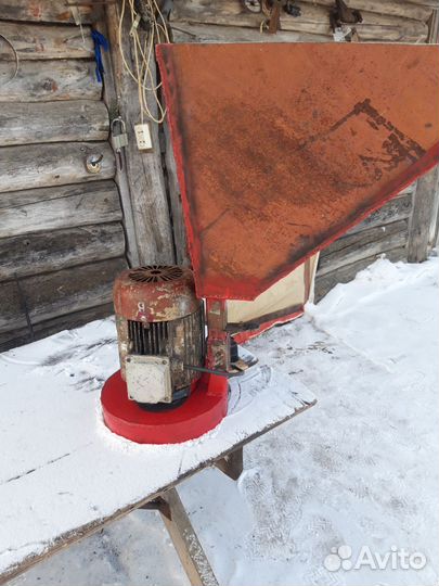 Зернодробилка