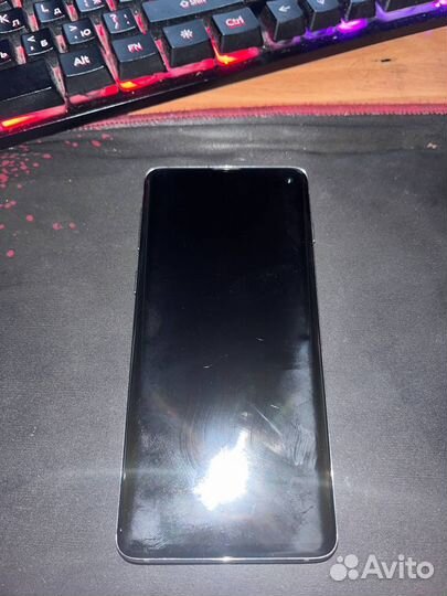 Samsung Galaxy S10, 8/128 ГБ