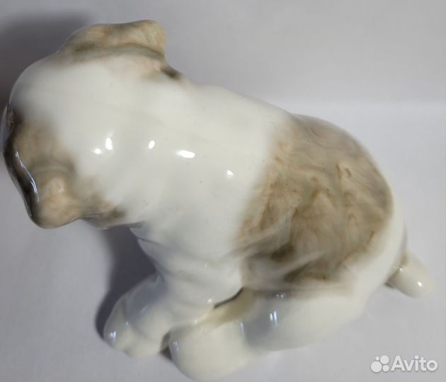 Статуэтка фарфор. Щенок Конаково. зик