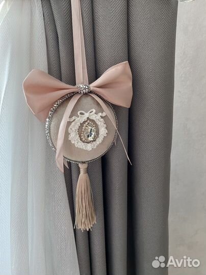 Украшения для интерьера