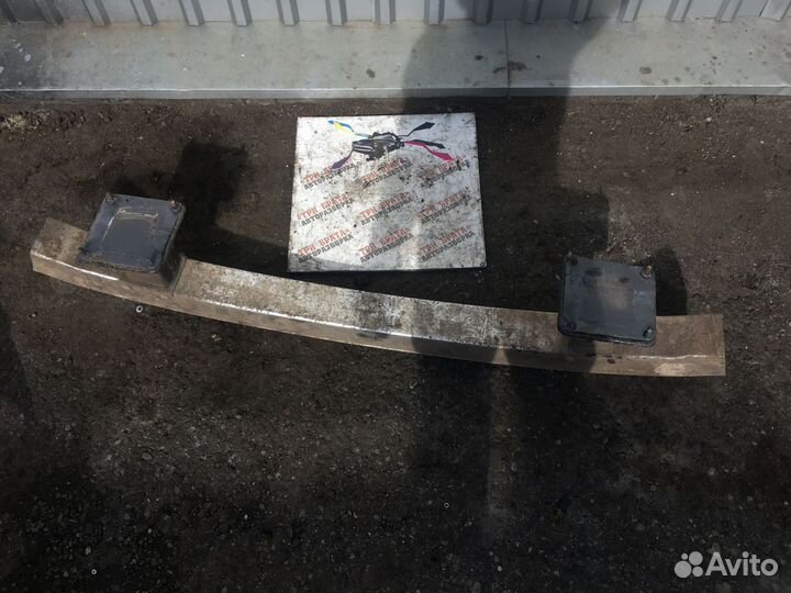 Мерседес М-Класс Брус бампера передний