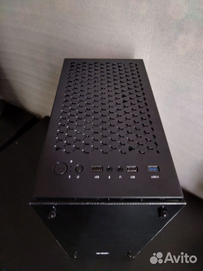 Игровой компьютер(Xeon 12 ядер / RX 580 / 16GB)