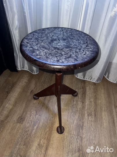 Стул для фортепиано