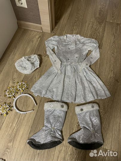 Новогодний костюм (снежинка, снегурочка )